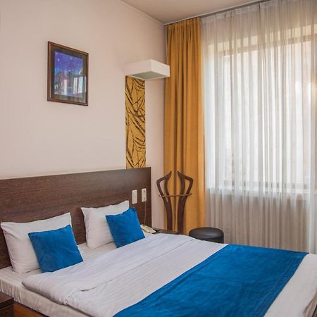 Cascade Hotel Erevan Esterno foto